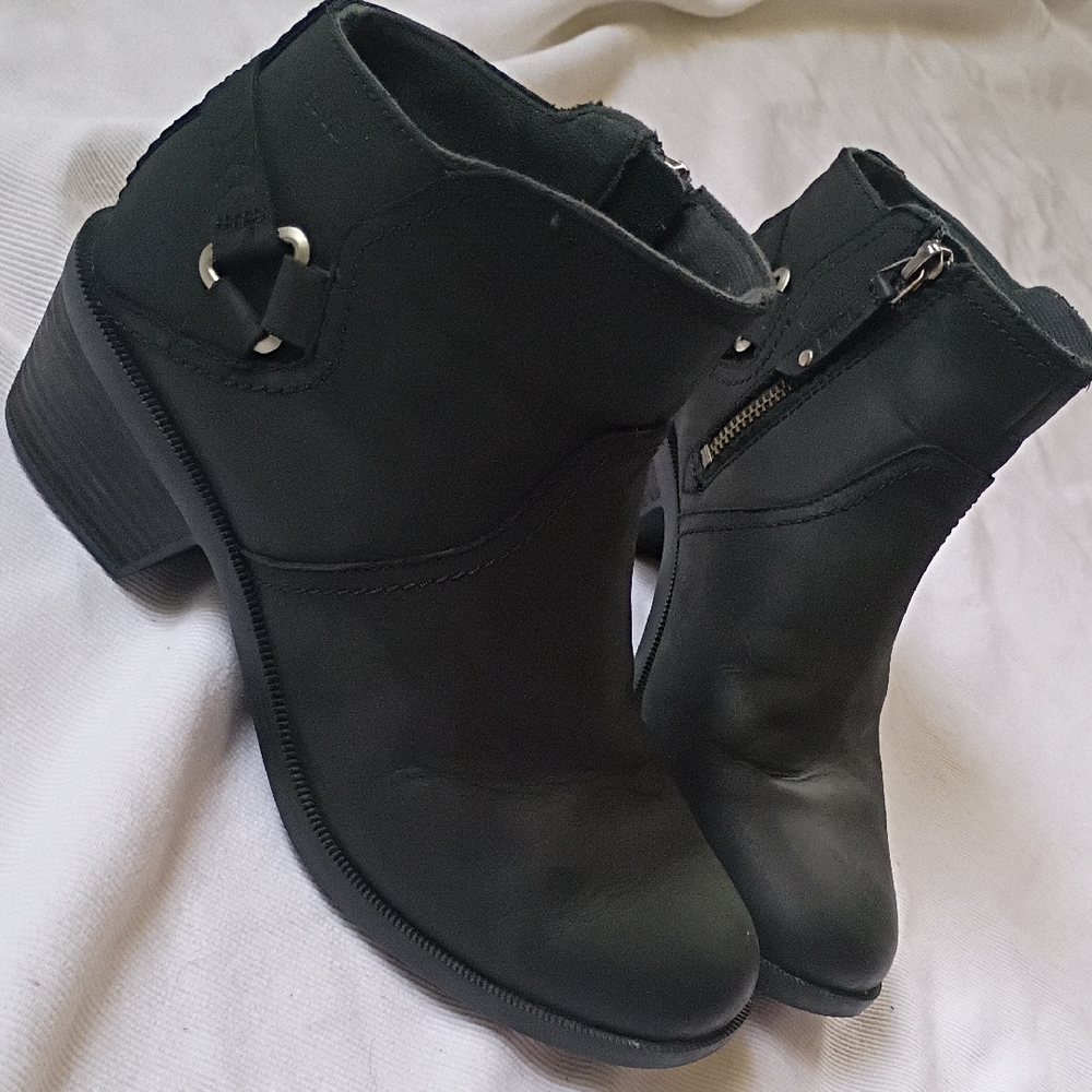 Teva Black Leather Ankle Booties with Side Zip
